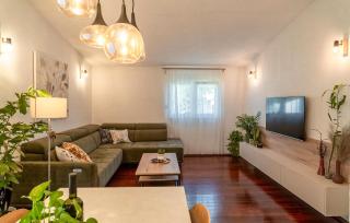 Gorgeous Home In Valbandon - 7