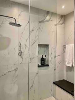 Upscale 2BR Apartment Prime Location & Lock-Off - 2
