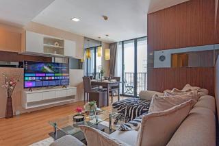 Luxurious 2-Bedroom Apartment in Watthana, Bangkok - 7