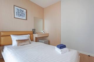 Luxurious 2-Bedroom Apartment in Watthana, Bangkok - 3