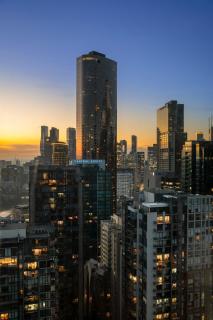 Sky High Luxury - Melbourne Square Pool, Gym Sauna - 9