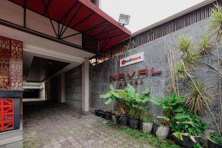 RedDoorz Premium near Paris Van Java Mall - 8