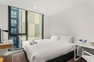 Modern Nomads West Melbourne Serene 2BR Walk to QV Market - 6