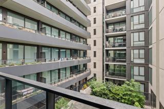 Modern Nomads West Melbourne Serene 2BR Walk to QV Market - 9