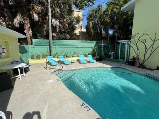 Tropical Beach Getaway, with pool Unit 6 - 6