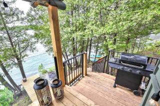 Lakefront Views Fishing Retreat Dock Launch - 2