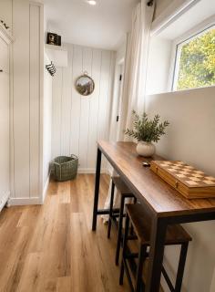 Private Bright Garden Suite in Pemberton Heights - 4