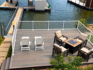 It's A Shore Thing Boat Slips and Hot Tub - 5