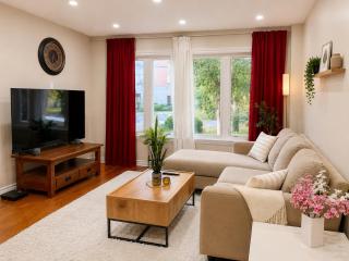 Vita House - Minutes to Rogers Stadium - Walk or Transit - Near VELD Downsview and Yorkdale - 6