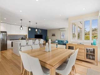 Martha's Beach House - 3