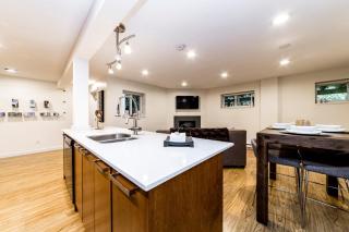 Two Bedroom Suite Close to Grouse Mountain - 6
