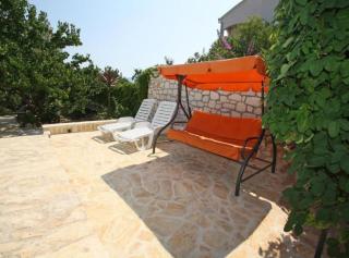 Beachfront holiday home with outdoor pool - 7