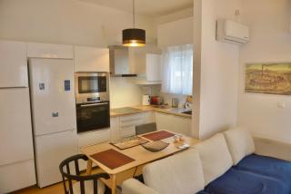 Sunny 70sqm Apt near Acropolis & Local Cafés - 1
