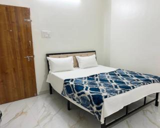 Hotel Prime Lodging - 1
