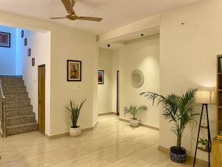 Pinkvalley Homestay - Entire Home 2BR With Parking - 1