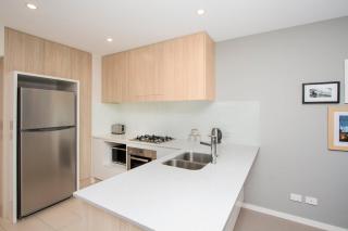 Elite elegance 2BR Hamilton Apartment with Parking - 6