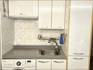 32Hongdae Station Area, Yeonnam, Hongdae Street, 15 Minutes from Itaewon, Single Accommodation, Fully Furnished - 6