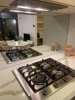 Sweet 1BR Apt with Work-Ready Desk near Queen Victoria Marke - 6