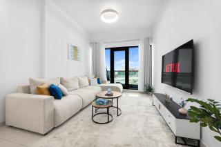 Premium 1BR Apartment with Balcony - 5