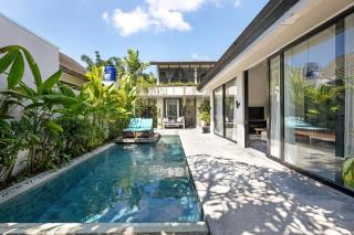 Tropical Pool Vasana Villa, Modern Villa in Umalas - Enclosed Living & Office - 0