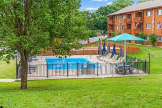 Poolside at The Pointe 2BDR - 8