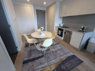 Parkville 2BR Apt close to Zoo and Hospital - 2