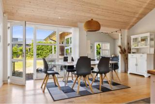 Charming Modern Summer House 4 Min From The Beach - 1