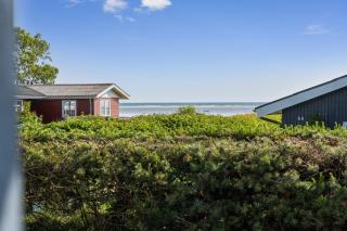 Lovely Cottage Close To The Water - 9