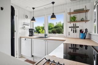 Beautiful Summer House For 8 People And 2 Dogs - 5