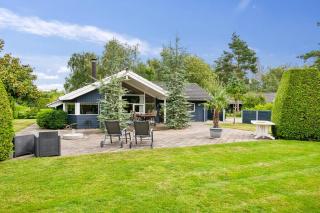 Cozy Holiday Home Near Beach And Nature - 0