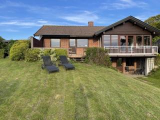 Unique Nature Holiday With Panoramic Water Views - 0