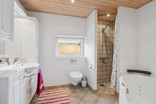 Cosy Cottage On North Funen Near Beach - 1