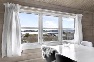 Cozy Log Cabin With A View Of The Water - 5