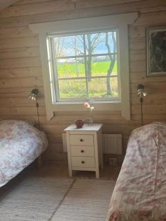 Charming Log Cabin Near Beach And Forest - 6