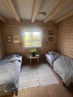 Charming Log Cabin Near Beach And Forest - 4