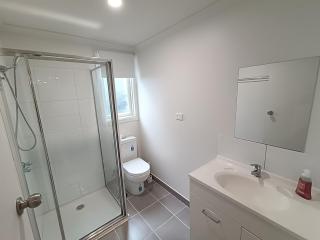 Cozy Queen Room in St Albans - Train Station - SA3 - 5