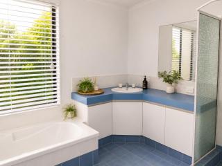 Coastal Comfort Pet-Friendly Dunsborough Retreat - 3