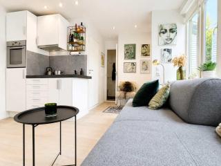 LS26B - Studio Central Bergen - 1