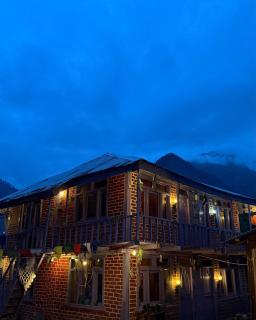 Shalom Guesthouse and Cafe - 9