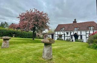 Luxury 16th Century Tudor Cottage - 5