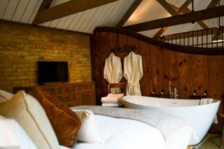 The Fold Cambridge, Private country estate with luxury suites - 6