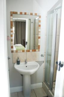 Gemutlich Guesthouse - 6