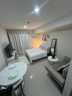 J Tower Residences Executive Studio - 6