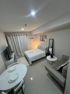 J Tower Residences Executive Studio - 3