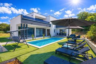 Villa Samara with Pool - Happy Rentals - 0