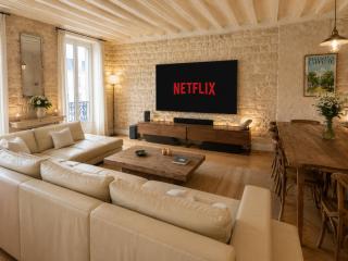 Le Marais Luxe - Modern 2-Bedroom Apartment - 7