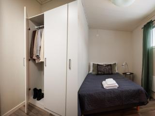 Guestly Homes - 1BR Nordic Apartment - 7