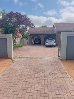 Mangena Legacy Guesthouse - 5