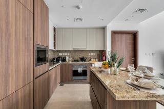 Luxury Retreat Apt, Burj Khalifa Rooftop View, Near Dubai Mall - Imperial Avenue - 1
