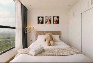 Romantic Skyline Retreat 2-Bedroom Near Landmark72 and JW Marriott Hanoi Vietnam - 7